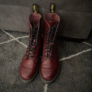 DOC MARTENS